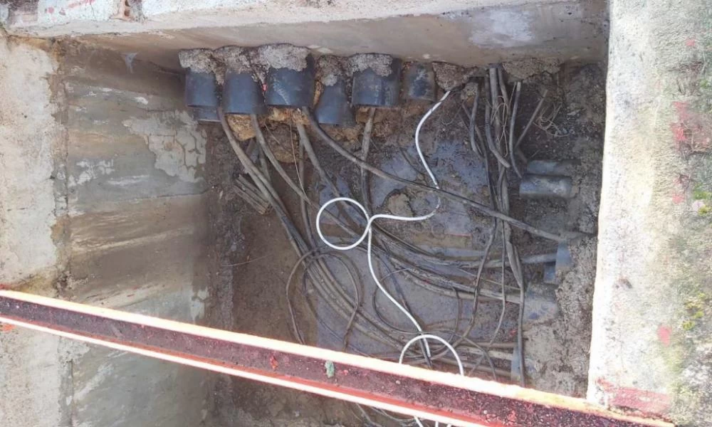 Μεσολόγγι: Αφαίρεσαν αντικείμενα και έκαναν ζημιές
